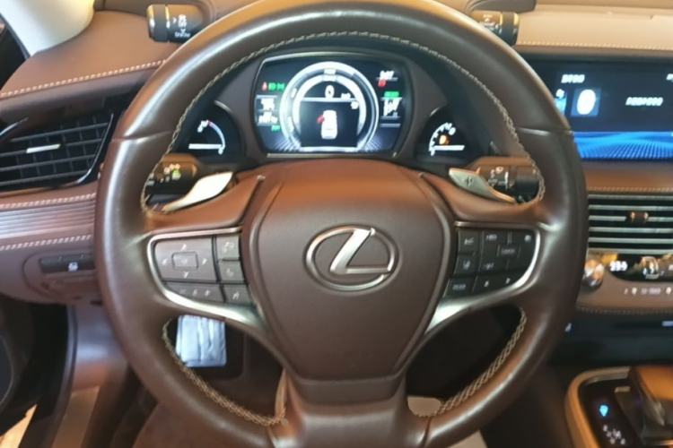 Used Lexus LS 2020 500h Excellence Edition China VI standard Steering Wheel