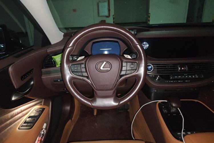 Used Lexus LS 2020 500h Excellence Edition China VI standard Steering Wheel