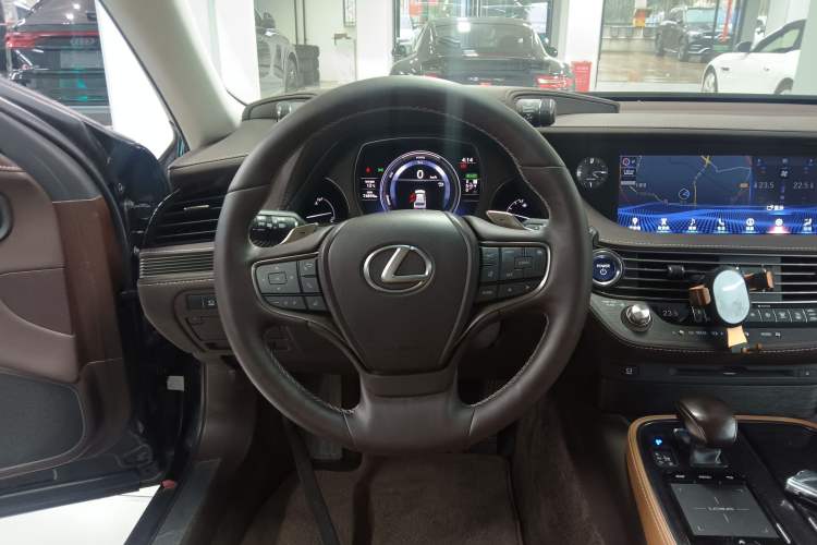 Used Lexus LS 2020 500h Excellence Edition China VI standard Steering Wheel