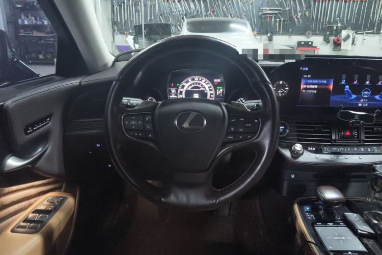 Used Lexus LS 2020 500h Excellence Edition China VI standard Steering Wheel