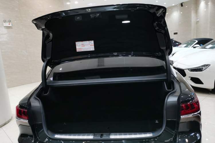 Used Lexus LS 2020 500h Excellence Edition China VI standard Trunk
