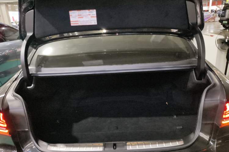 Used Lexus LS 2020 500h Excellence Edition China VI standard Trunk