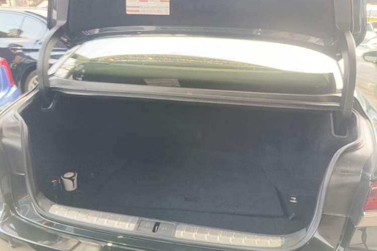 Used Lexus LS 2020 500h Excellence Edition China VI standard Trunk