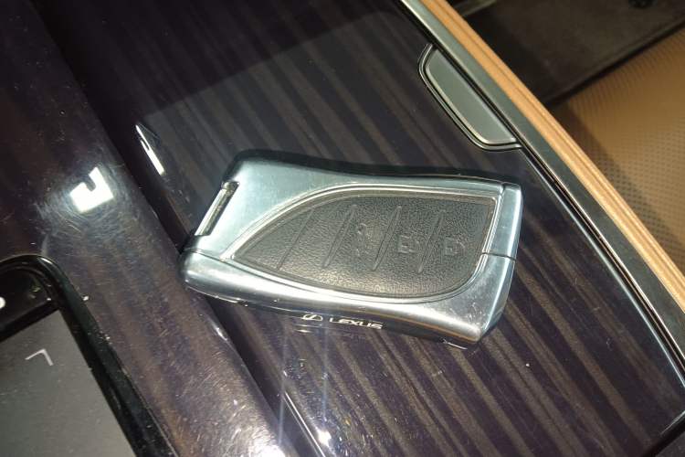 Used Lexus LS 2020 500h Excellence Edition China VI standard Vehicle Key
