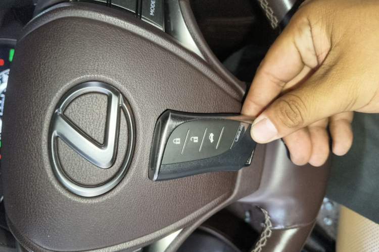 Used Lexus LS 2020 500h Excellence Edition China VI standard Vehicle Key
