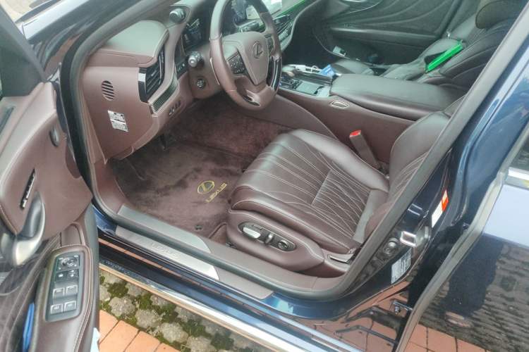 Used Lexus LS 2020 500h Luxury Edition China VI Standard Driver Seat