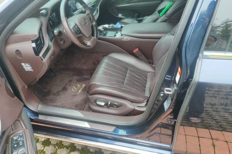 Used Lexus LS 2020 500h Luxury Edition China VI Standard Left Front Seat