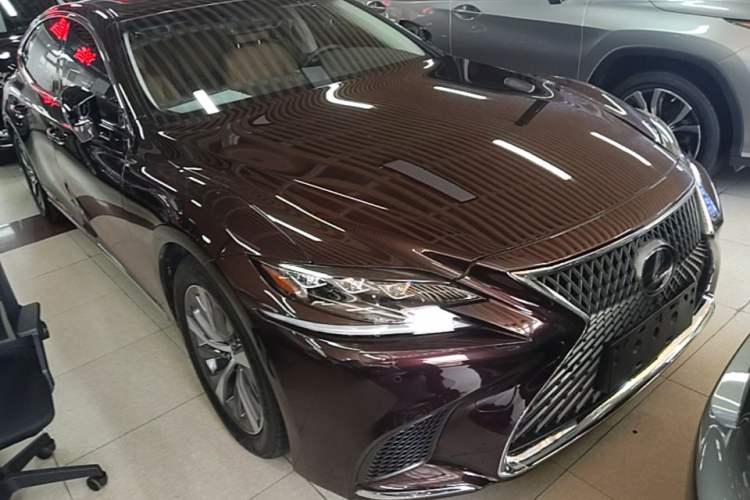 Used Lexus LS 2020 500h Excellence Edition China VI standard Front Right 45 Deg