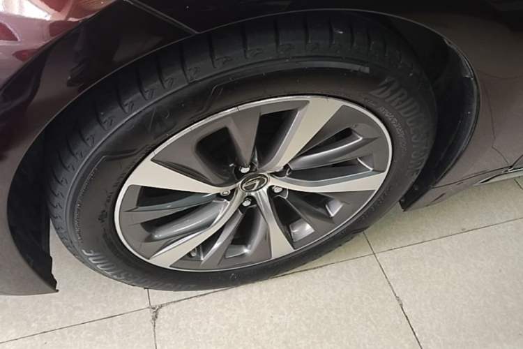 Used Lexus LS 2020 500h Excellence Edition China VI standard Left Front Wheel Hub