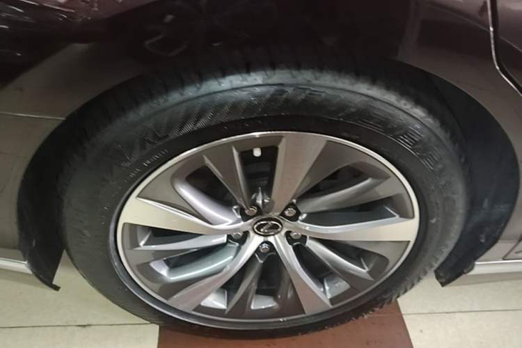 Used Lexus LS 2020 500h Excellence Edition China VI standard Right Rear Wheel Hub