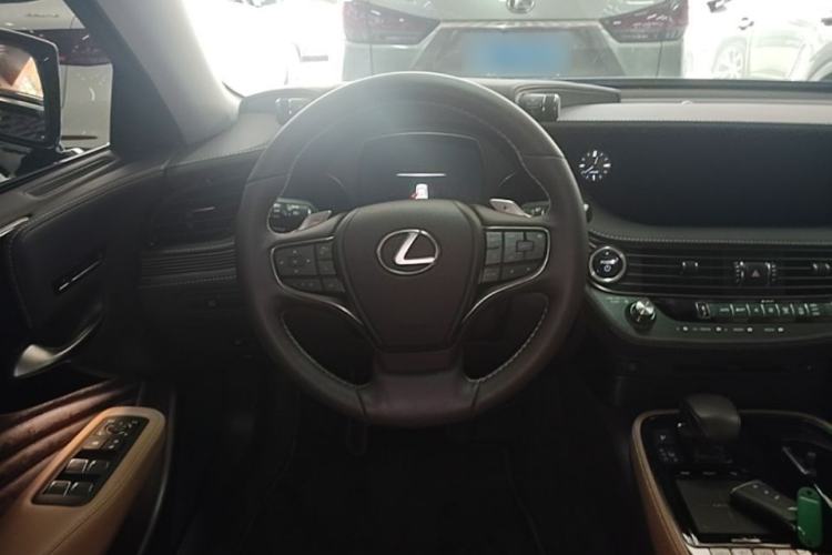 Used Lexus LS 2020 500h Excellence Edition China VI standard Steering Wheel