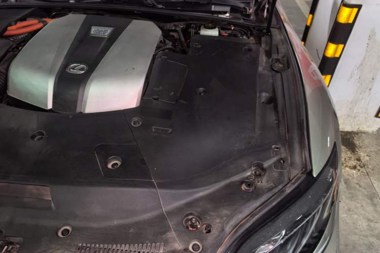 Used Lexus LS 2020 500h Excellence Edition China VI standard Engine Bay Left