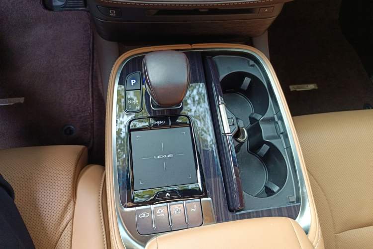 Used Lexus LS 2020 500h Excellence Edition China VI standard Gear Lever