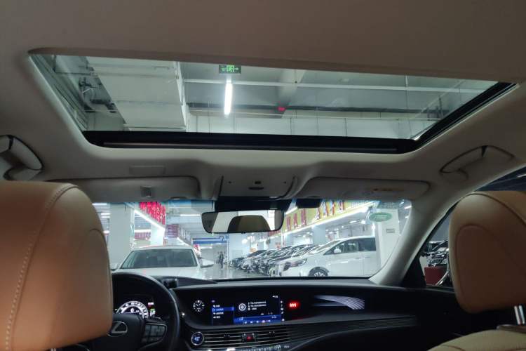 Used Lexus LS 2020 500h Excellence Edition China VI standard Headliner