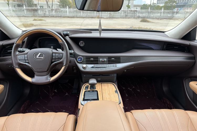 Used Lexus LS 2020 500h Luxury Edition China VI Standard Interior 1
