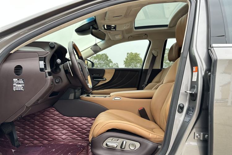 Used Lexus LS 2020 500h Luxury Edition China VI Standard Interior 3