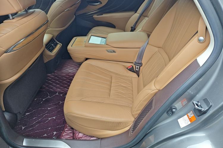 Used Lexus LS 2020 500h Luxury Edition China VI Standard Interior 5