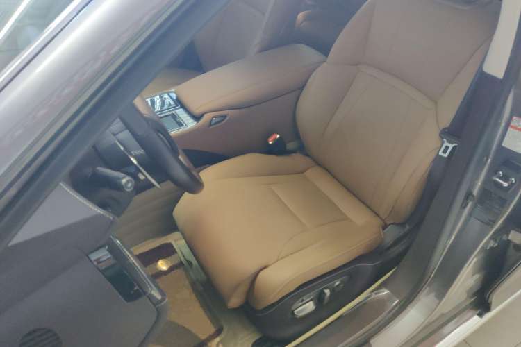 Used Lexus LS 2020 500h Excellence Edition China VI standard Left Front Seat