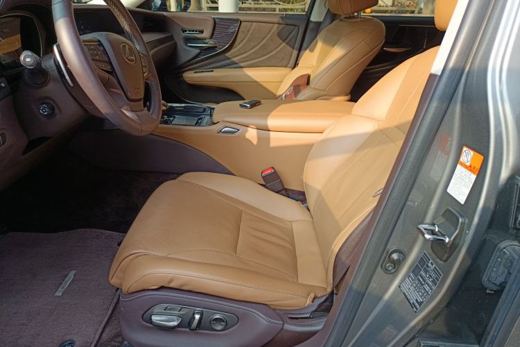 Used Lexus LS 2020 500h Excellence Edition China VI standard Left Front Seat