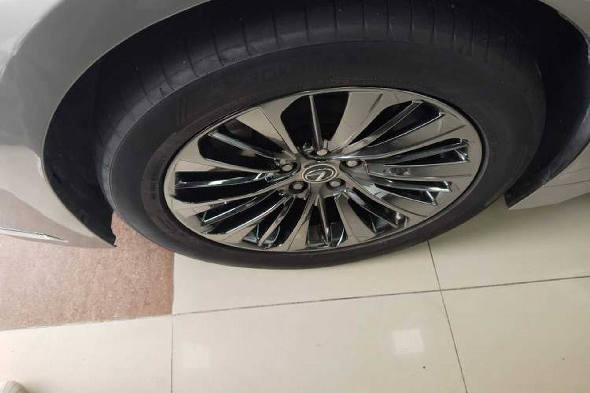 Used Lexus LS 2020 500h Excellence Edition China VI standard Left Front Wheel Hub