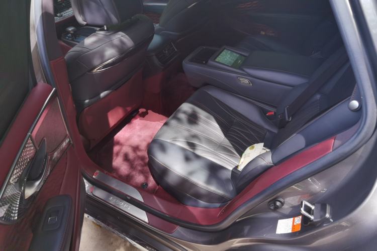 Used Lexus LS 2020 500h Executive Version China VI Standard Left Rear Seat