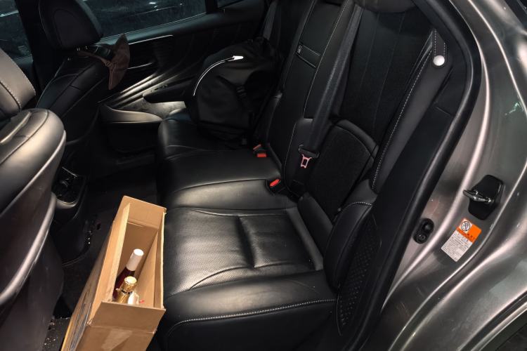 Used Lexus LS 2020 500h Excellence Edition China VI standard Left Rear Seat
