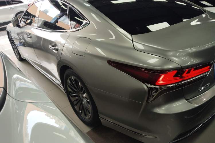 Used Lexus LS 2020 500h Excellence Edition China VI standard Left Side