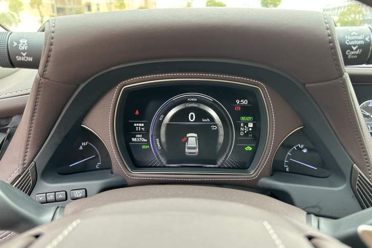 Used Lexus LS 2020 500h Luxury Edition China VI Standard Odometer Close Up