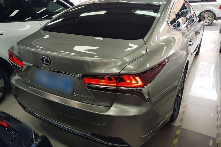 Used Lexus LS 2020 500h Excellence Edition China VI standard Rear Right 45 Deg