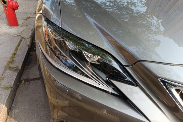 Used Lexus LS 2020 500h Excellence Edition China VI standard Right Front Headlight