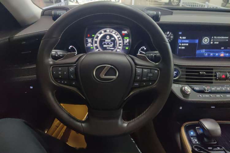 Used Lexus LS 2020 500h Excellence Edition China VI standard Steering Wheel