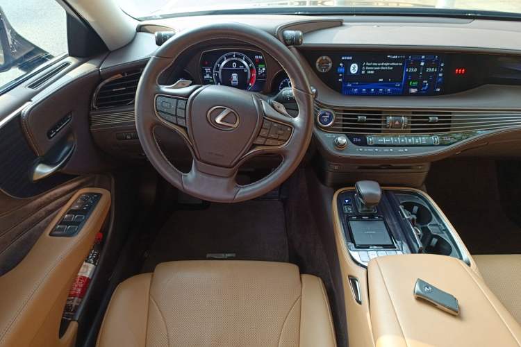 Used Lexus LS 2020 500h Excellence Edition China VI standard Steering Wheel