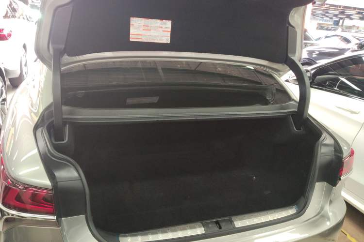 Used Lexus LS 2020 500h Excellence Edition China VI standard Trunk