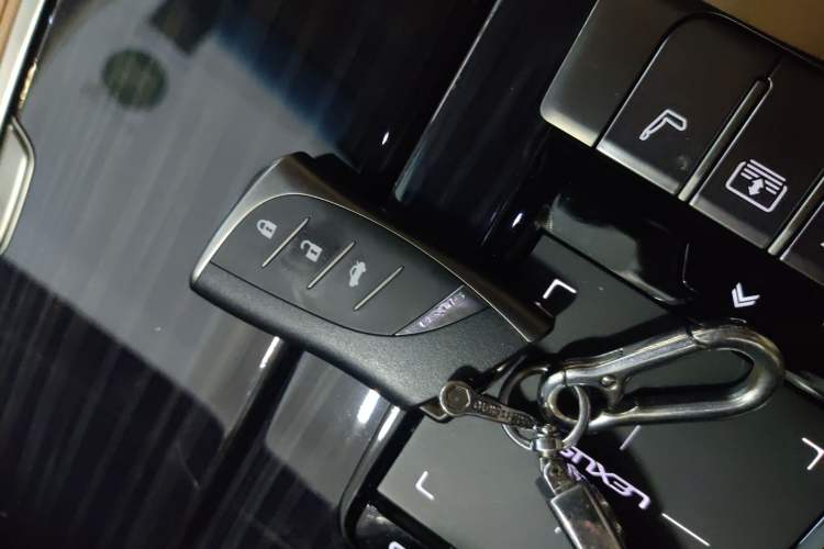 Used Lexus LS 2020 500h Excellence Edition China VI standard Vehicle Key