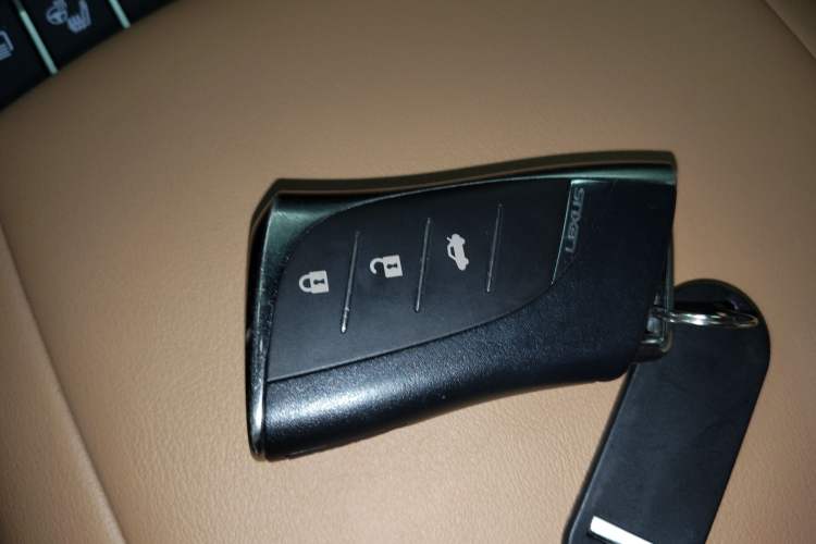 Used Lexus LS 2020 500h Excellence Edition China VI standard Vehicle Key
