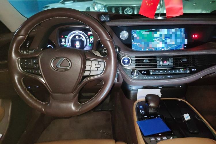 Used Lexus LS 2020 500h Excellence Edition China VI standard Center Console