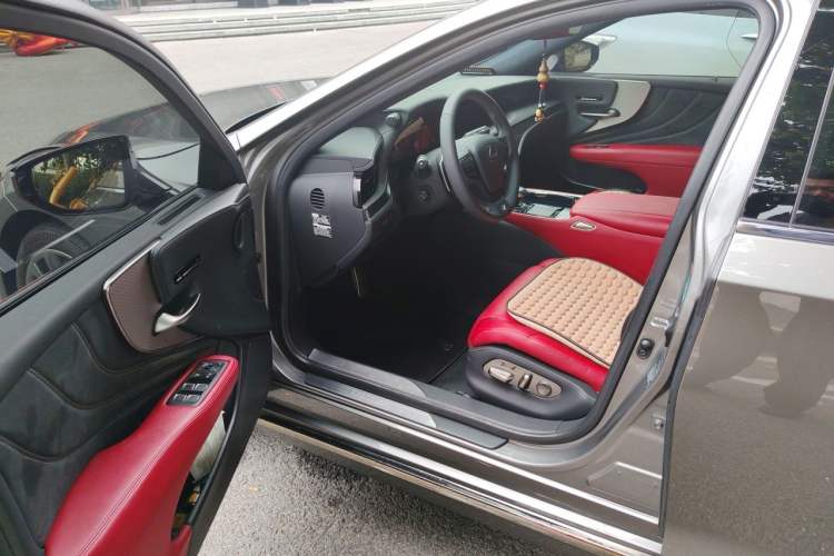 Used Lexus LS 2020 500h F SPORT China VI Driver Seat