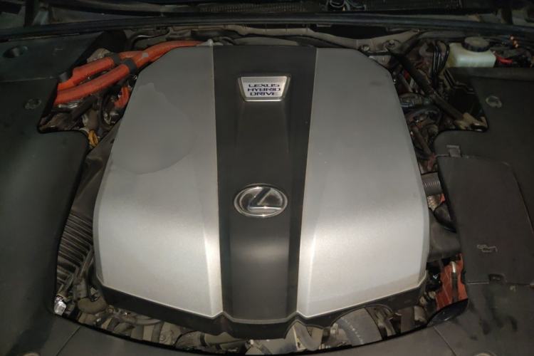 Used Lexus LS 2020 500h Excellence Edition China VI standard Engine Bay