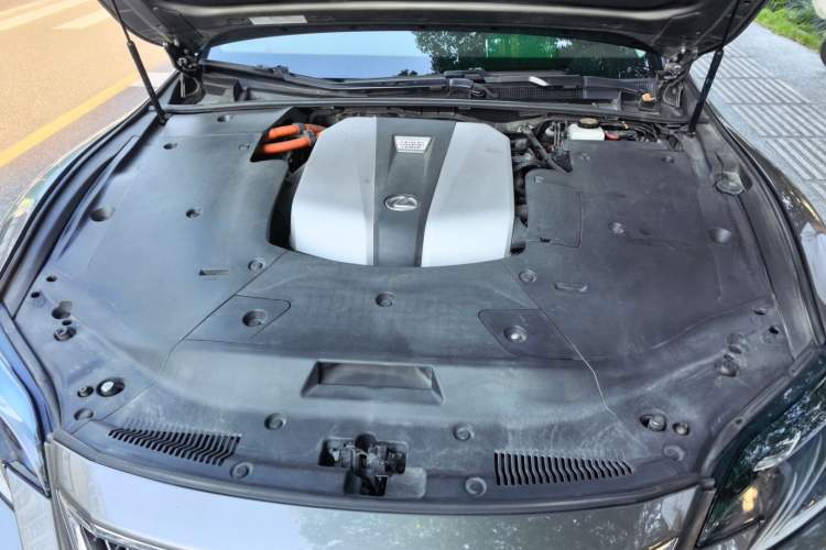 Used Lexus LS 2020 500h Excellence Edition China V Standard Engine Bay
