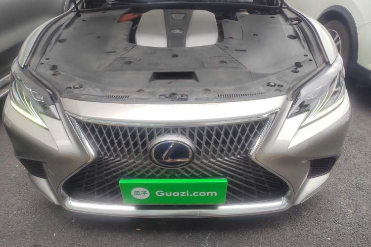 Used Lexus LS 2020 500h Excellence Edition China V Standard Engine Bay