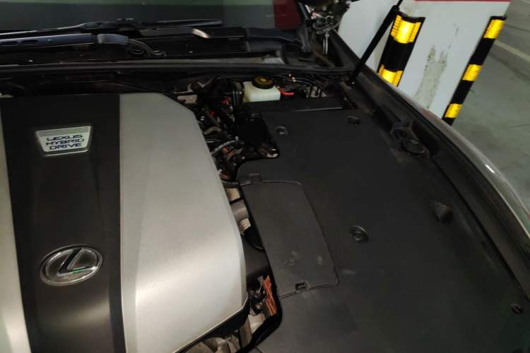 Used Lexus LS 2020 500h Excellence Edition China VI standard Engine Bay Left