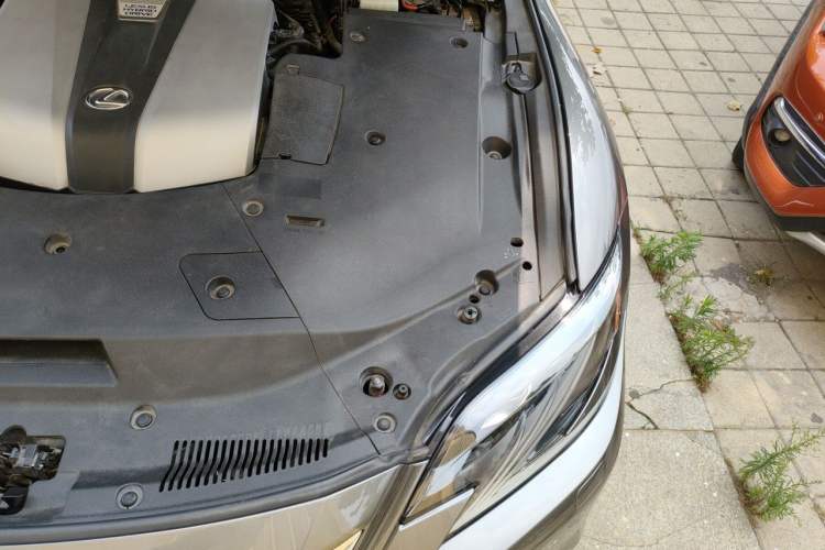 Used Lexus LS 2020 500h Excellence Edition China VI standard Engine Bay Left