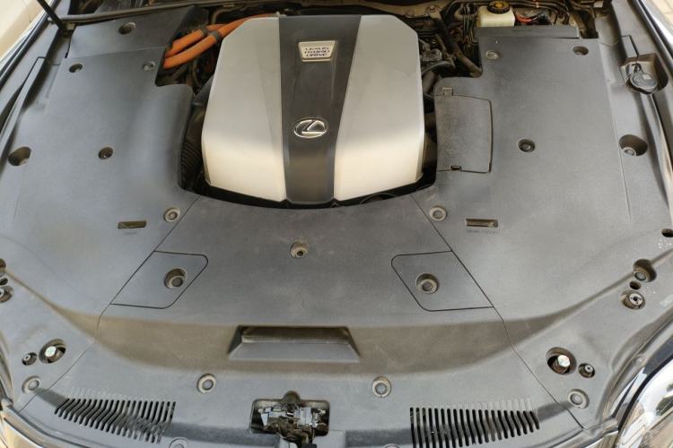 Used Lexus LS 2020 500h Excellence Edition China VI standard Engine Bay