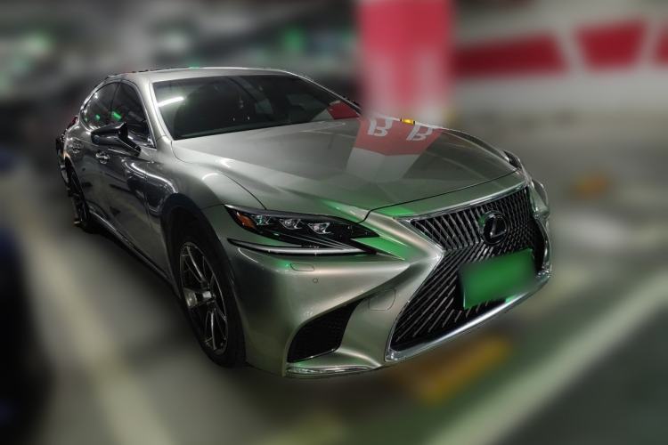 Used Lexus LS 2020 500h Excellence Edition China VI standard Front Right 45 Deg