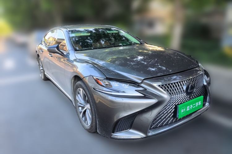 Used Lexus LS 2020 500h Excellence Edition China V Standard Front Right 45 Deg