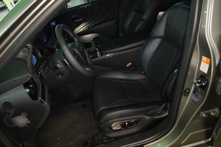 Used Lexus LS 2020 500h Excellence Edition China VI standard Left Front Seat