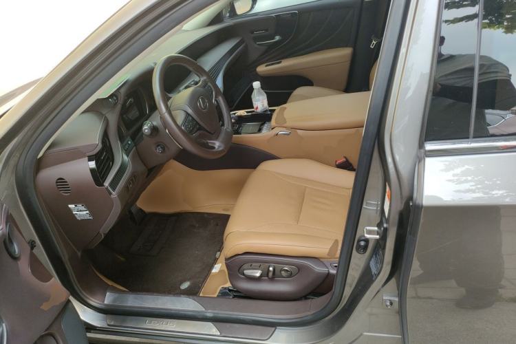 Used Lexus LS 2020 500h Excellence Edition China VI standard Left Front Seat