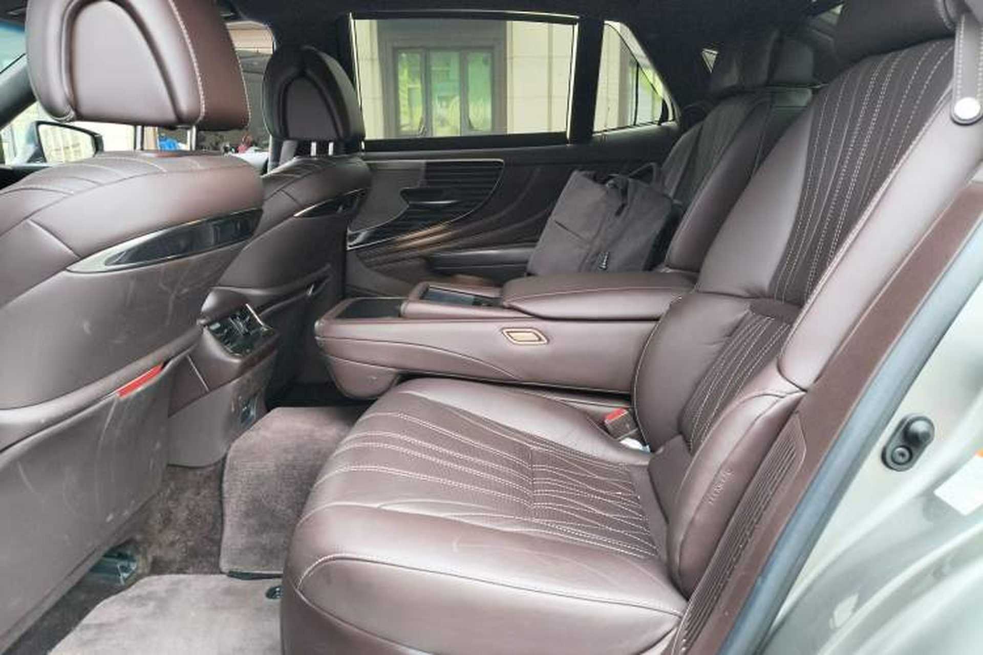 Used Lexus LS 2020 500h Luxury Edition China VI Standard Left Rear Seat