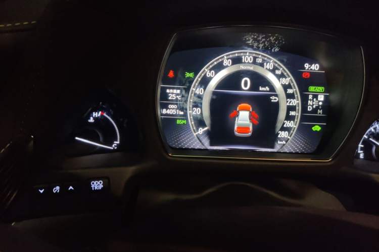 Used Lexus LS 2020 500h Excellence Edition China VI standard Odometer Close Up