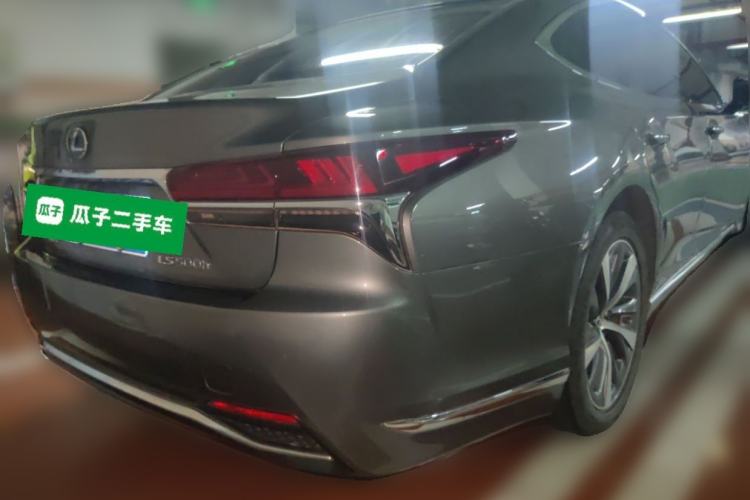 Used Lexus LS 2020 500h Excellence Edition China VI standard Rear Right 45 Deg